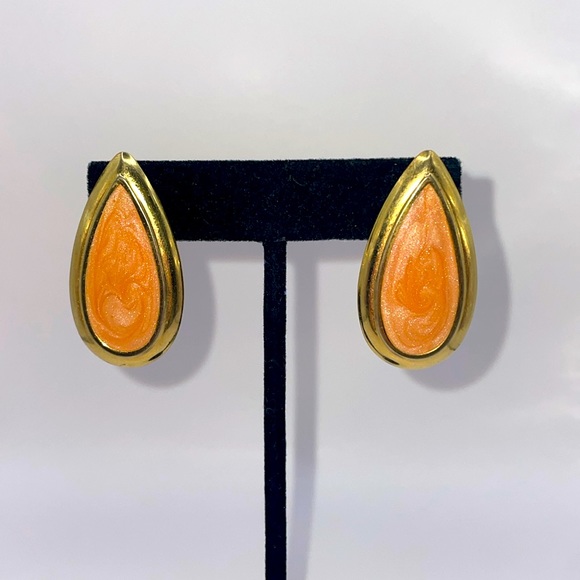 Vintage Gold Tone Teardrop Enamel Swirl Dangle Drop Statement Earrings - Picture 2 of 3